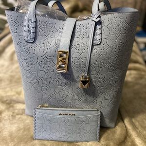Michael Kors Tote and wallet set